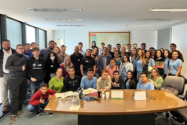 Alunos da EE Antônio Atanásio, de Carmo do Paranaíba, que foi premiada na terceira edição do Prêmio Escola Transformação 2021, visitou a Cidade Administrativa, em Belo Horizonte. Foto: Ronerson Pinheiro